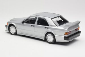 Mercedes 190E 2.5-16 EVO 1 W201 Stříbrný Minichamps 1:18 155036001 Kov – obrázek 5 z 6