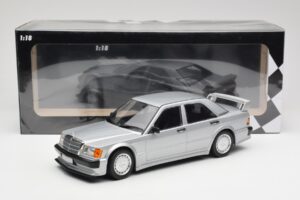 Mercedes 190E 2.5-16 EVO 1 W201 Stříbrný Minichamps 1:18 155036001 Kov – obrázek 6 z 6