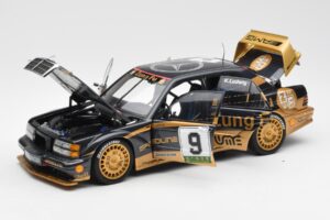 Mercedes 190E 2.5-16 Evo II #9 K. Ludwig Macau GP 3rd Place 1991 AUTOart 1:18 89135 Kov – obrázek 2 z 8