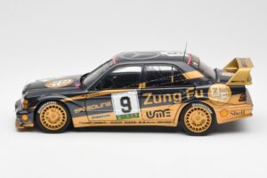 Mercedes 190E 2.5-16 Evo II #9 K. Ludwig Macau GP 3rd Place 1991 AUTOart 1:18 89135 Kov – obrázek 4 z 8
