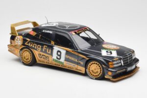 Mercedes 190E 2.5-16 Evo II #9 K. Ludwig Macau GP 3rd Place 1991 AUTOart 1:18 89135 Kov – obrázek 6 z 8