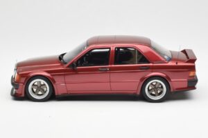 Mercedes 190E 2.5-16 W201 RAUH-Welt Republik Červený Otto 1:18 OT1083 Pryskyřice – obrázek 3 z 6