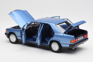 Mercedes 190E W201 Diamond Modrý Edice Dealer Norev 1:18 B66040661 Kov – obrázek 5 z 8
