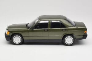 Mercedes 190E W201 Zelený Metalíza Minichamps 1:18 155037001 Kov – obrázek 3 z 6