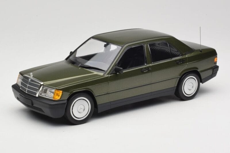 Mercedes 190E W201 Zelený Metalíza Minichamps 1:18 155037001 Kov