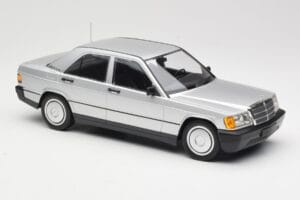 Mercedes 190E W201 Stříbrný Minichamps 1:18 155037004 Kov – obrázek 4 z 6