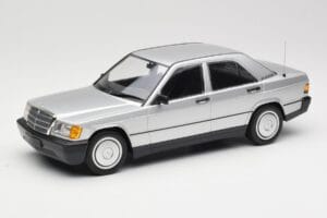 Mercedes 190E W201 Stříbrný Minichamps 1:18 155037004 Kov