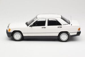 Mercedes 190E W201 Bílý Minichamps 1:18 155037002 Kov – obrázek 3 z 6