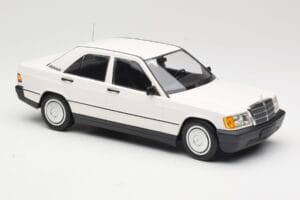 Mercedes 190E W201 Bílý Minichamps 1:18 155037002 Kov – obrázek 4 z 6