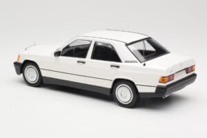 Mercedes 190E W201 Bílý Minichamps 1:18 155037002 Kov – obrázek 5 z 6
