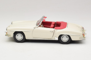 Mercedes 190SL Bílý Maisto 1:18 50274 Kov – obrázek 4 z 8
