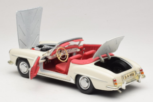 Mercedes 190SL Bílý Maisto 1:18 50274 Kov – obrázek 5 z 8