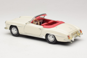 Mercedes 190SL Bílý Maisto 1:18 50274 Kov – obrázek 7 z 8