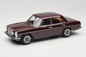 Mercedes 200 W115 Tmavě Červenohnědý Norev 1:18 183778 Kov