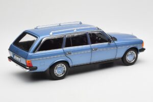 Mercedes 200 S123 T-Model Diamond Modrý Edice Dealer Norev 1:18 B66040671 Kov – obrázek 3 z 8
