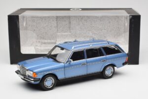 Mercedes 200 S123 T-Model Diamond Modrý Edice Dealer Norev 1:18 B66040671 Kov – obrázek 8 z 8