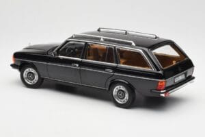 Mercedes 200 T S123 Černý Norev 1:18 183735 Kov – obrázek 7 z 8