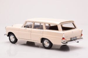 Mercedes 200 Universal W110 Krémový Norev 1:18 183709 Kov – obrázek 7 z 8