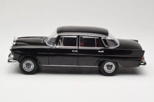 Mercedes 200 W110 Černý Norev 1:18 183574 Kov – obrázek 4 z 8
