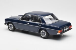Mercedes 200 W114 Midnight Modrý Edice Dealer Norev 1:18 B66040694 Kov – obrázek 7 z 8
