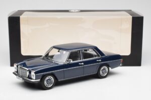 Mercedes 200 W114 Midnight Modrý Edice Dealer Norev 1:18 B66040694 Kov – obrázek 8 z 8