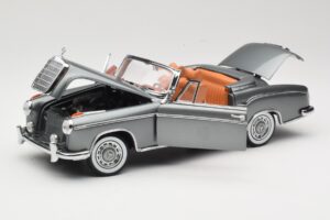Mercedes 220 SE W128 Kabriolet Grey Metallic Sun Star 1:18 3352-M1 Kov – obrázek 2 z 8