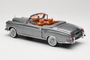 Mercedes 220 SE W128 Kabriolet Grey Metallic Sun Star 1:18 3352-M1 Kov – obrázek 7 z 8