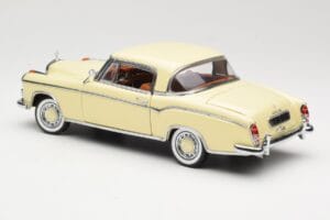 Mercedes 220 SE W128 Coupe Béžový Sun Star 1:18 3562 Kov – obrázek 7 z 8