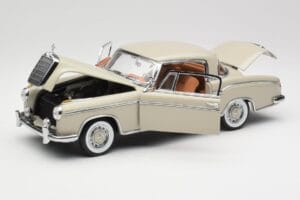 Mercedes 220 SE W128 Coupe Světle Šedý Sun Star 1:18 3568 Kov – obrázek 2 z 8