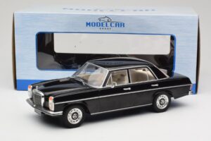 Mercedes 220D W115 Černý MCG 1:18 MCG18117 Kov – obrázek 6 z 6