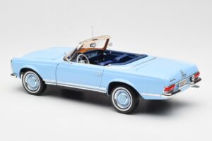 Mercedes 230 SL W113 Pagoda Horizon Modrý Edice Dealer Norev 1:18 B66040633 Kov – obrázek 9 z 10