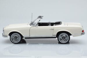 Mercedes 230 SL W113 Pagoda Bílý Limitovaná Edice Norev 1:18 183768 Kov – obrázek 4 z 9
