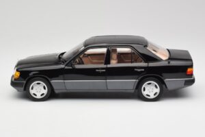 Mercedes 230E W124 AMG Wheels Černý Limitovaná Edice Norev 1:18 183950 Kov – obrázek 4 z 12