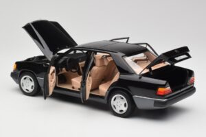 Mercedes 230E W124 AMG Wheels Černý Limitovaná Edice Norev 1:18 183950 Kov – obrázek 5 z 12