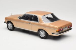 Mercedes 280 CE C123 Zlatý Norev 1:18 183587 Kov – obrázek 5 z 6