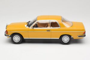 Mercedes 280 CE C123 Sahara Yellow Norev 1:18 183985 Kov – obrázek 3 z 6