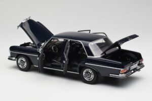 Mercedes 280 SE W108 Midnight Modrý Norev 1:18 B66040597 Kov – obrázek 5 z 8