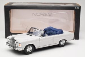 Mercedes 280 SE W111 Kabriolet Světle Šedý Norev 1:18 183530 Kov – obrázek 8 z 8