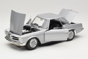 Mercedes 280 SL W113 Berlina Stříbrný Techno Giodi 1:18 F14051030 Kov – obrázek 2 z 8
