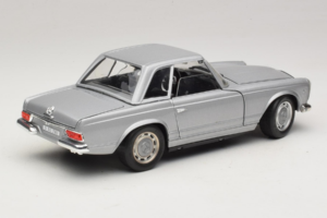 Mercedes 280 SL W113 Berlina Stříbrný Techno Giodi 1:18 F14051030 Kov – obrázek 3 z 8
