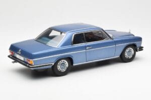 Mercedes 280C/8 W114 Coupe Modrý Metallic AUTOart 1:18 76187 Kov – obrázek 3 z 8