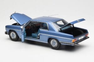 Mercedes 280C/8 W114 Coupe Modrý Metallic AUTOart 1:18 76187 Kov – obrázek 5 z 8