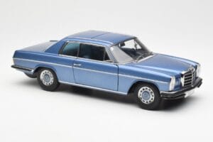 Mercedes 280C/8 W114 Coupe Modrý Metallic AUTOart 1:18 76187 Kov – obrázek 6 z 8