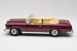 Mercedes 280SE W108 Bordeaux Červený Maisto 1:18 31811 Kov – obrázek 4 z 8