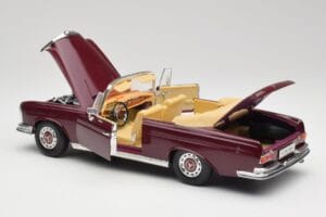 Mercedes 280SE W108 Bordeaux Červený Maisto 1:18 31811 Kov – obrázek 5 z 8