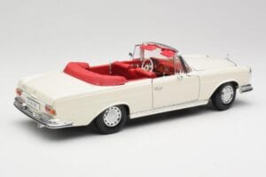 Mercedes 280SE W108 Ivory Bílý Maisto 1:18 50223 Kov – obrázek 3 z 8