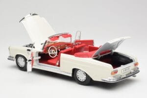 Mercedes 280SE W108 Ivory Bílý Maisto 1:18 50223 Kov – obrázek 5 z 8