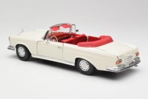 Mercedes 280SE W108 Ivory Bílý Maisto 1:18 50223 Kov – obrázek 7 z 8