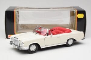 Mercedes 280SE W108 Ivory Bílý Maisto 1:18 50223 Kov – obrázek 8 z 8