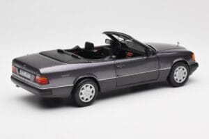 Mercedes 300 CE-24 W124 Kabriolet Fialový Metallic Norev 1:18 183567 Kov – obrázek 4 z 10